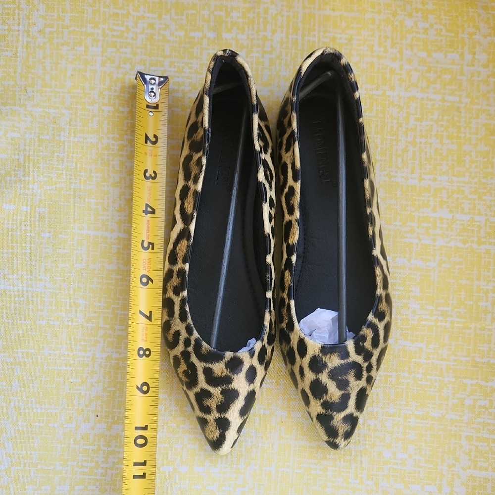 Leopard Print Pointed Toe Flats in Gold and Black - Picture 14 of 16